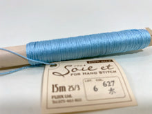 Load image into Gallery viewer, Soie et 3-strand Solid Color 100% Silk Spools by Fujix
