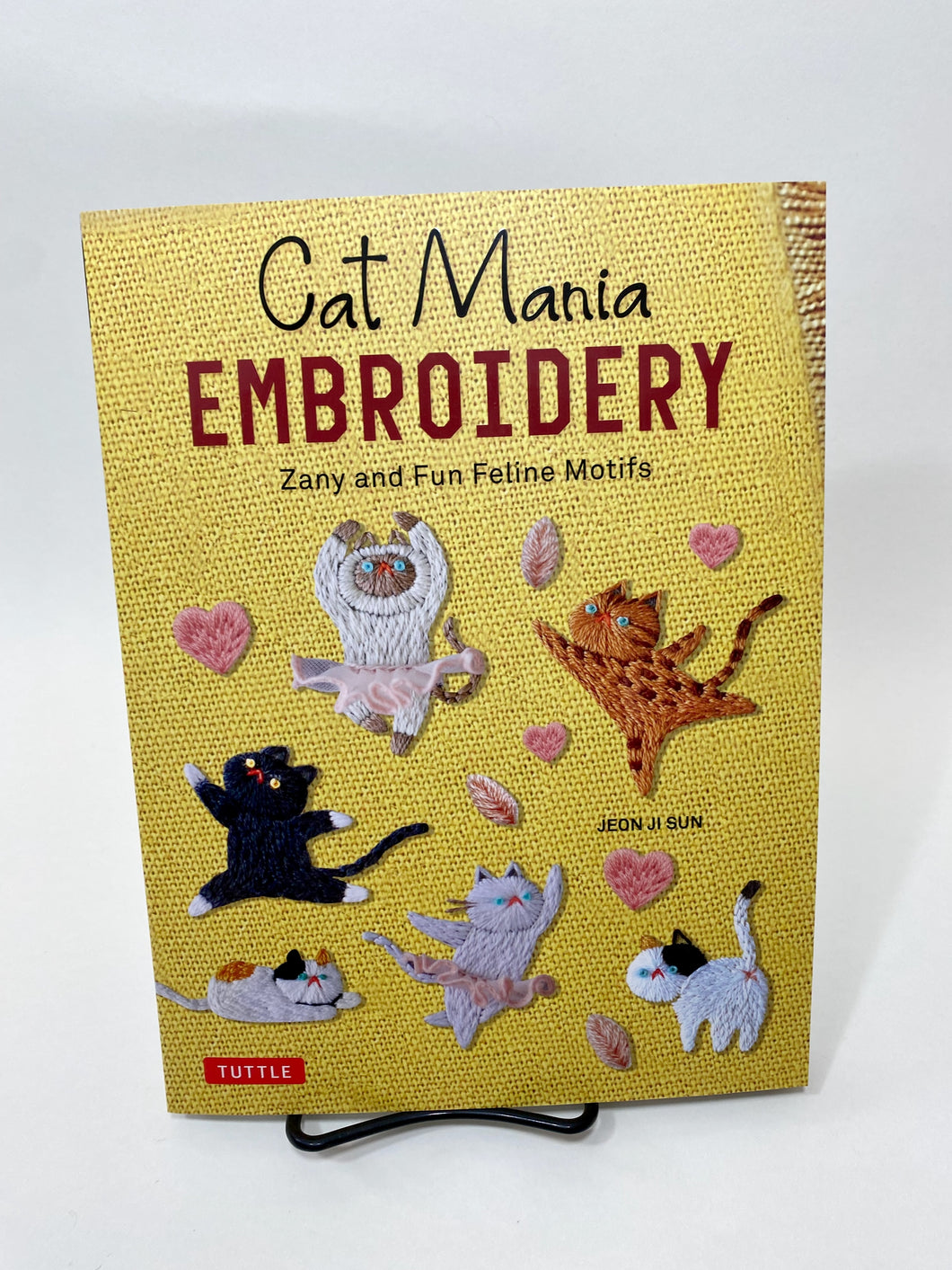 Cat Mania Embroidery by Jeon Ji Sun (in English)