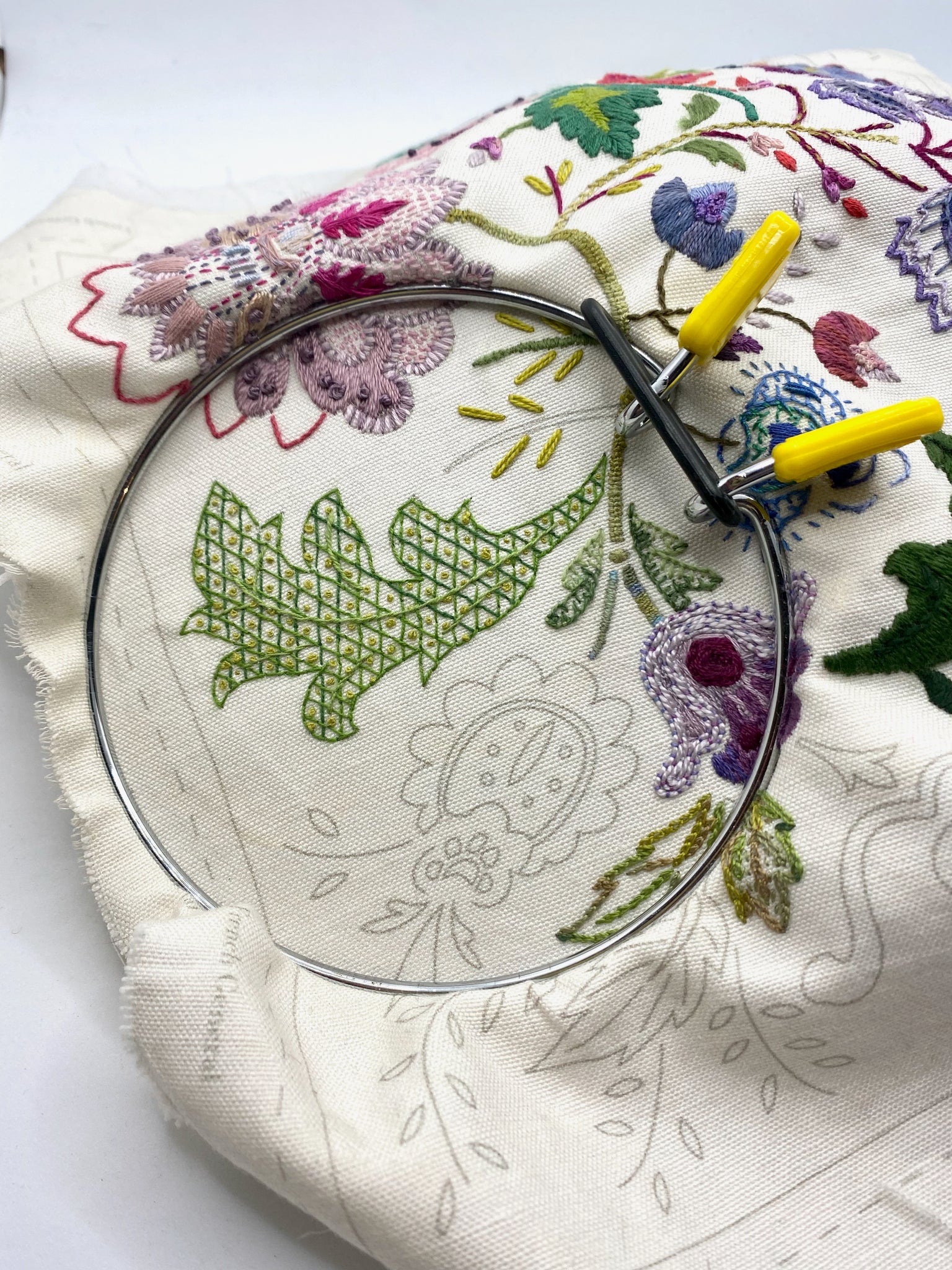 Nurge Embroidery Hoop Metal Spring